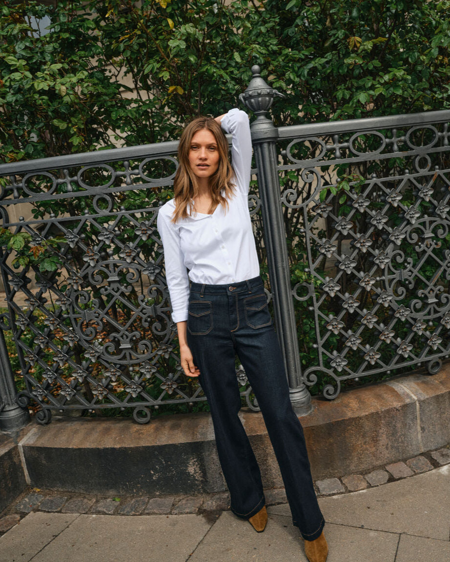 Modelshot / Dark Blue / Detail