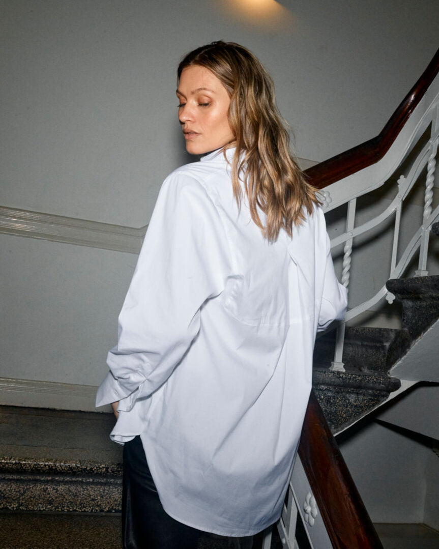 Modelshot / White / Detail