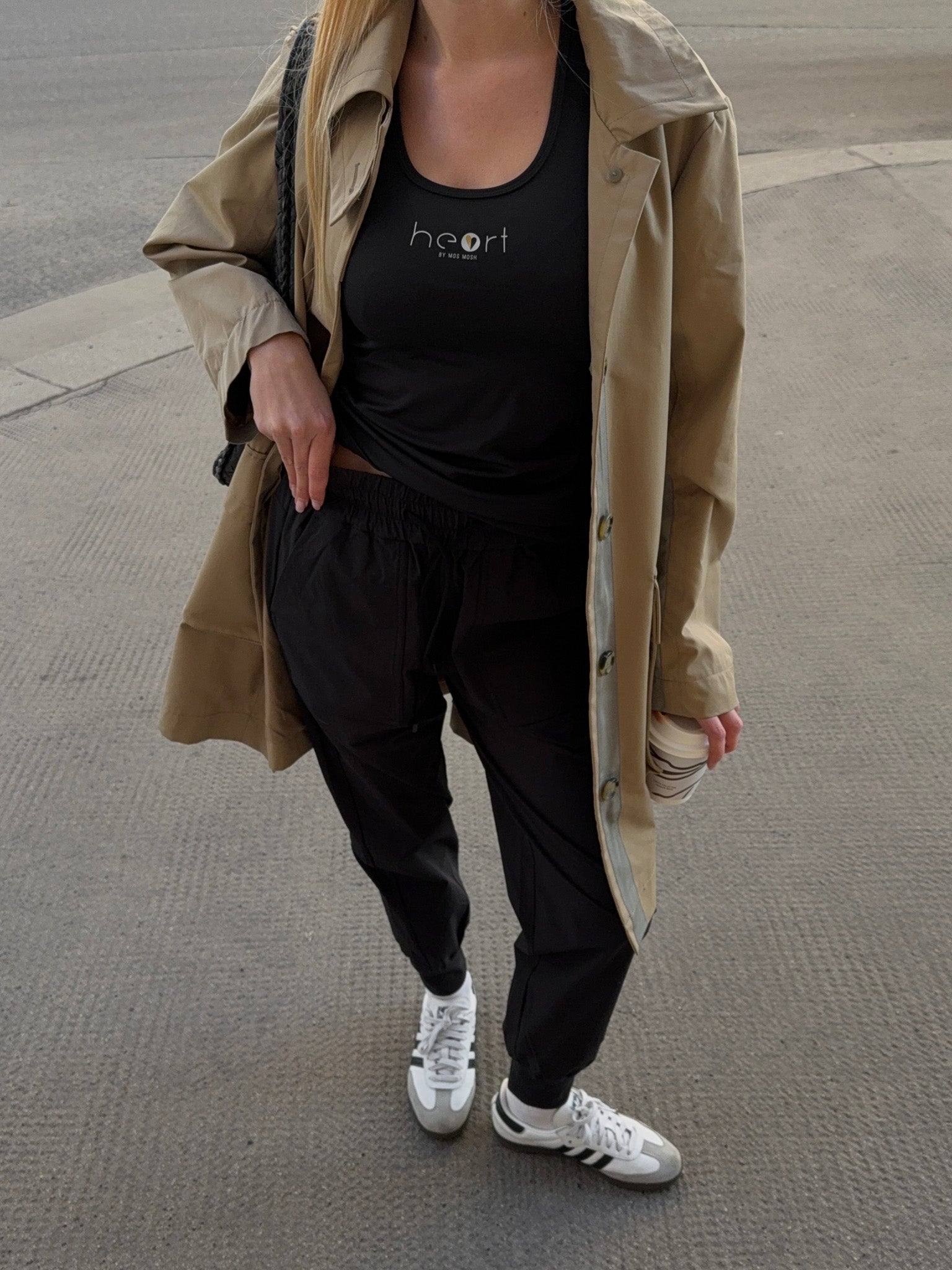 Modelshot / Black / Detail