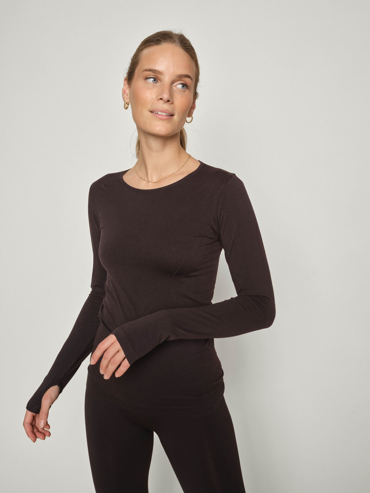 Modelshot / Black / Detail