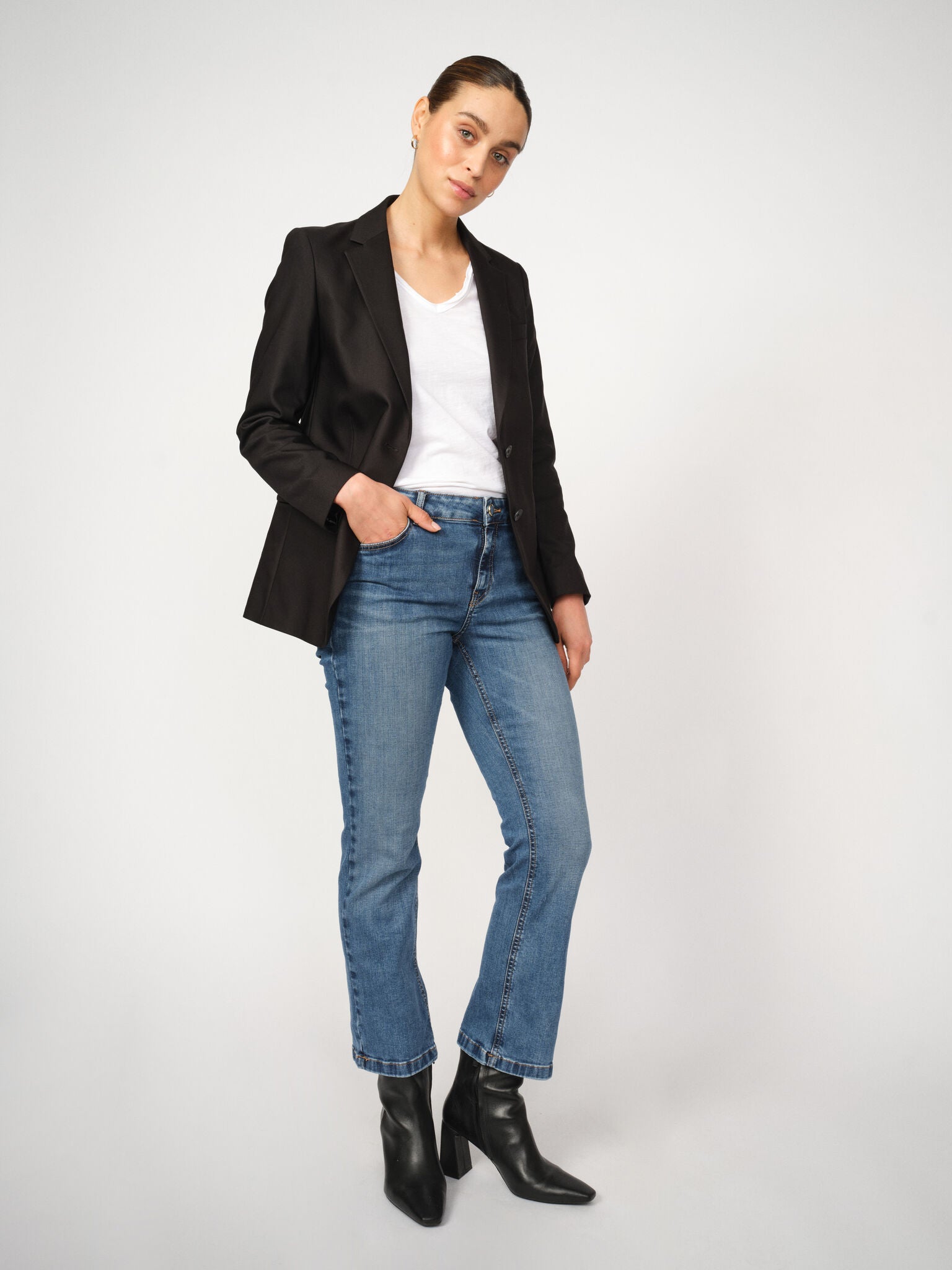 Modelshot / Blue / Detail