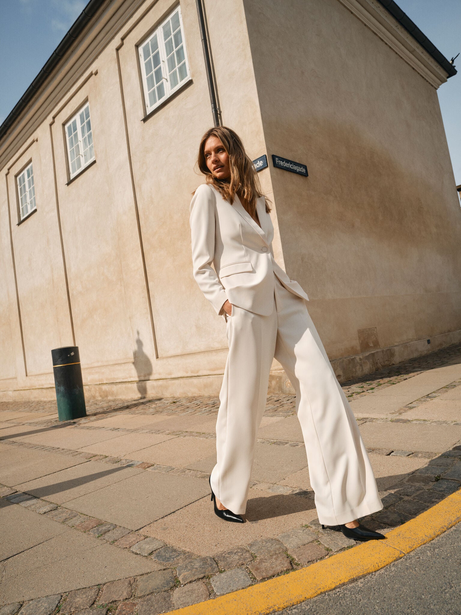 Modelshot / Ecru / Detail