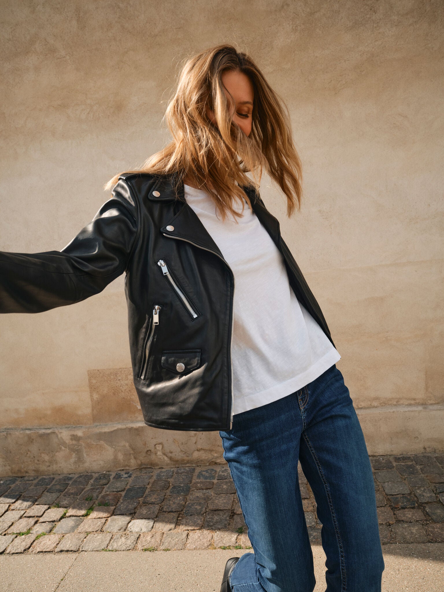 Modelshot / Black / Detail