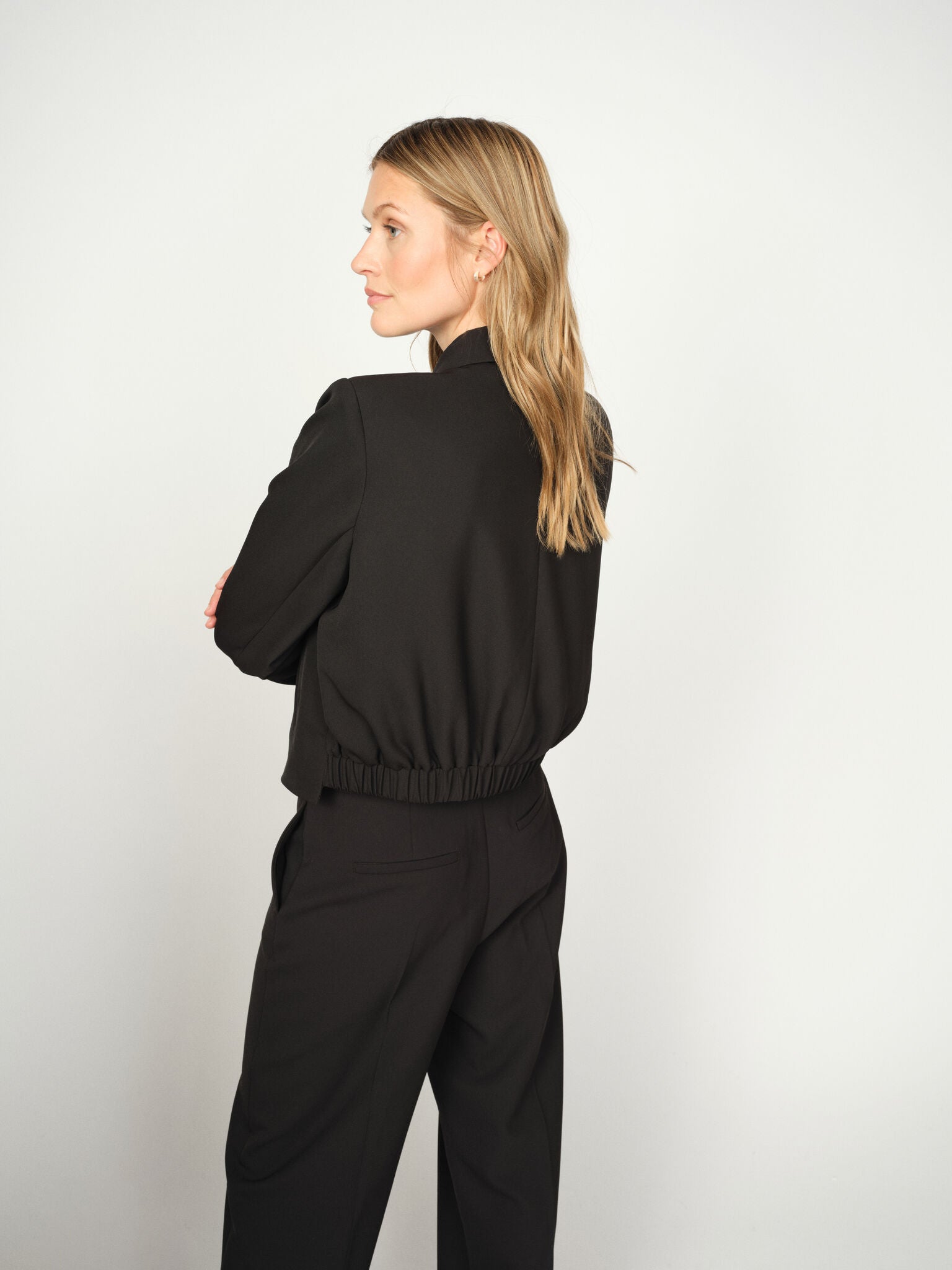 Modelshot / Black / Detail