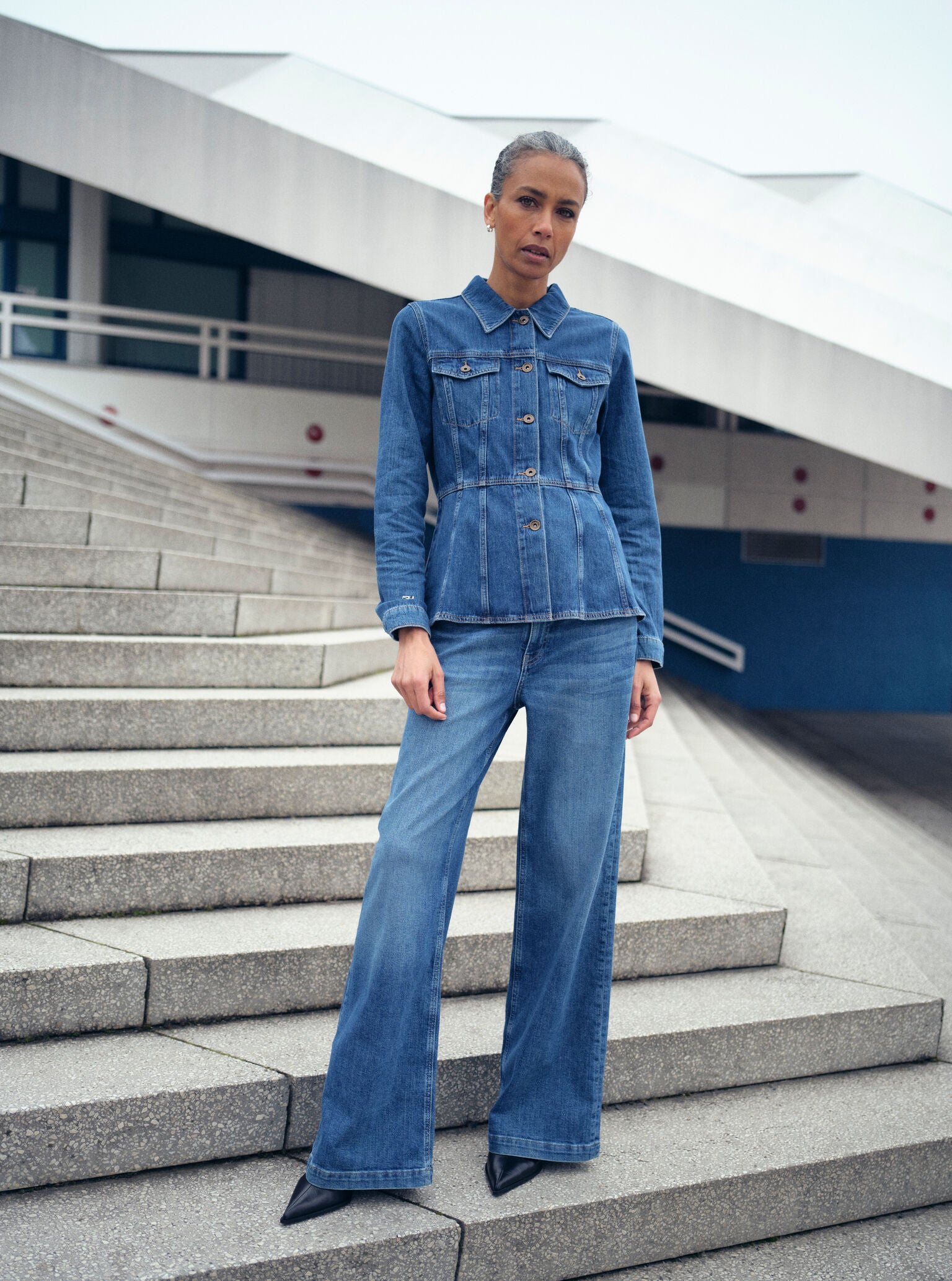 Modelshot / Blue / Detail