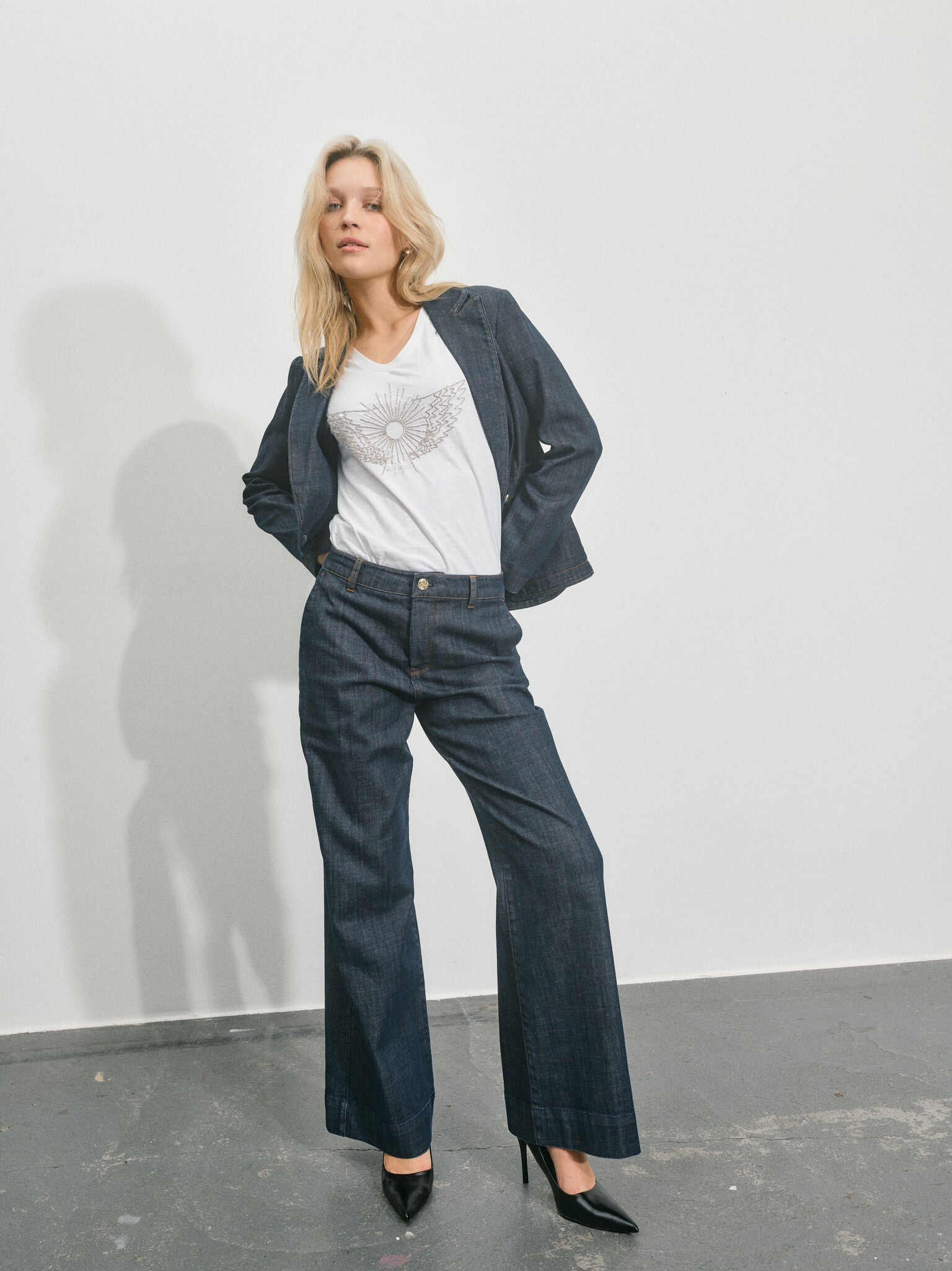 Modelshot / Dark Blue / Detail