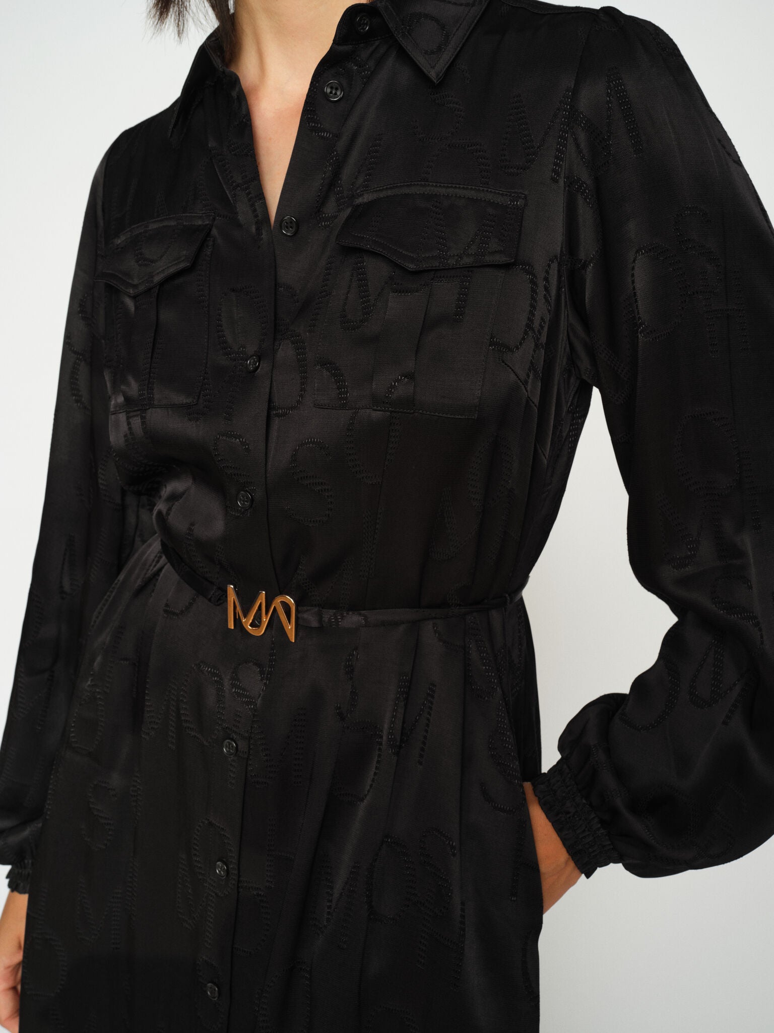 Modelshot / Black / Detail