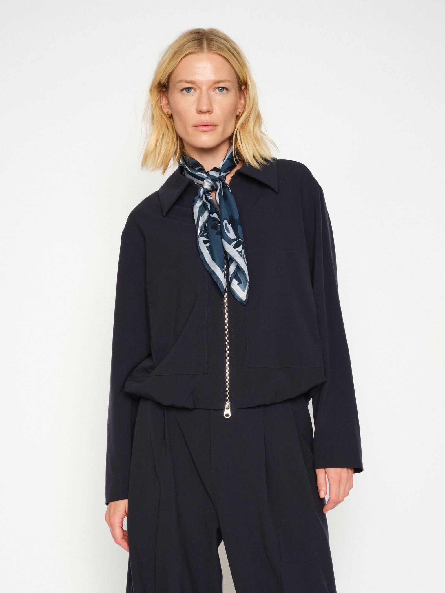 Modelshot / Ensign Blue / Detail