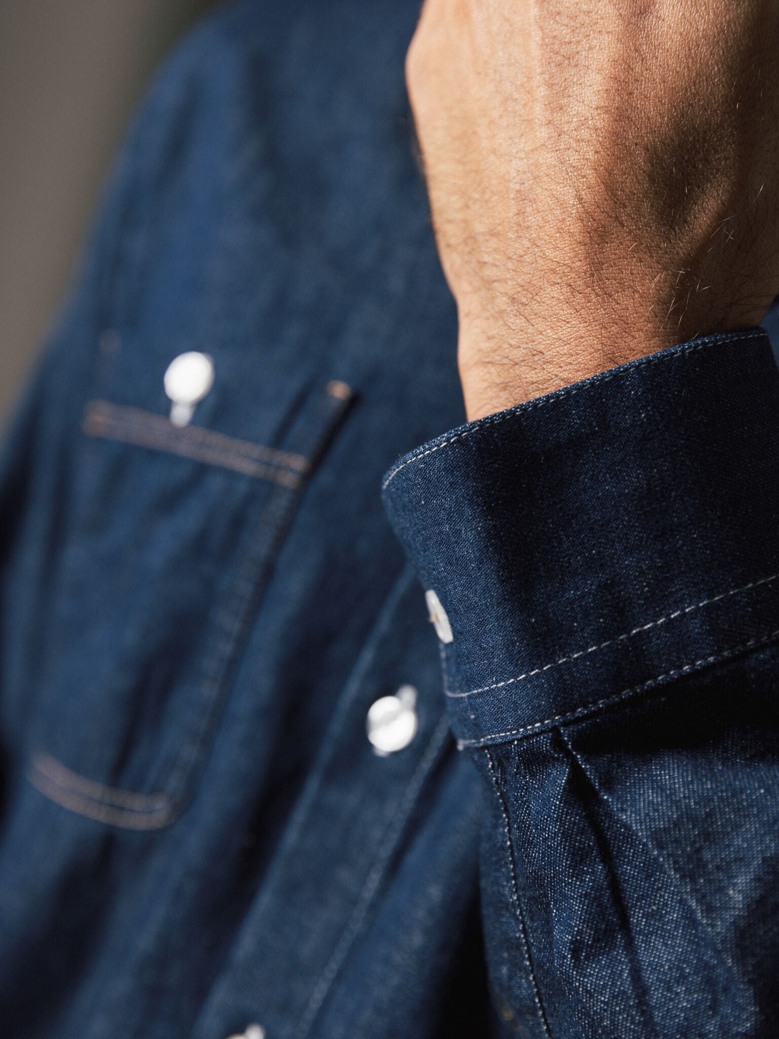 Modelshot / Dark Blue Denim / Detail