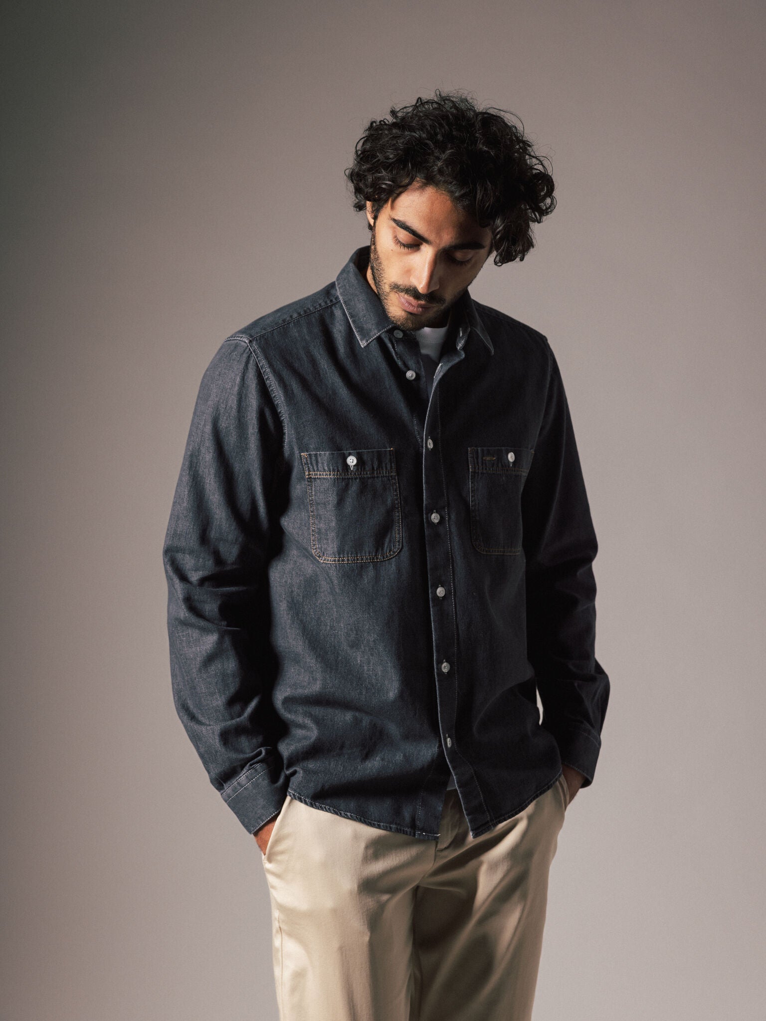 Modelshot / Grey Denim / Detail