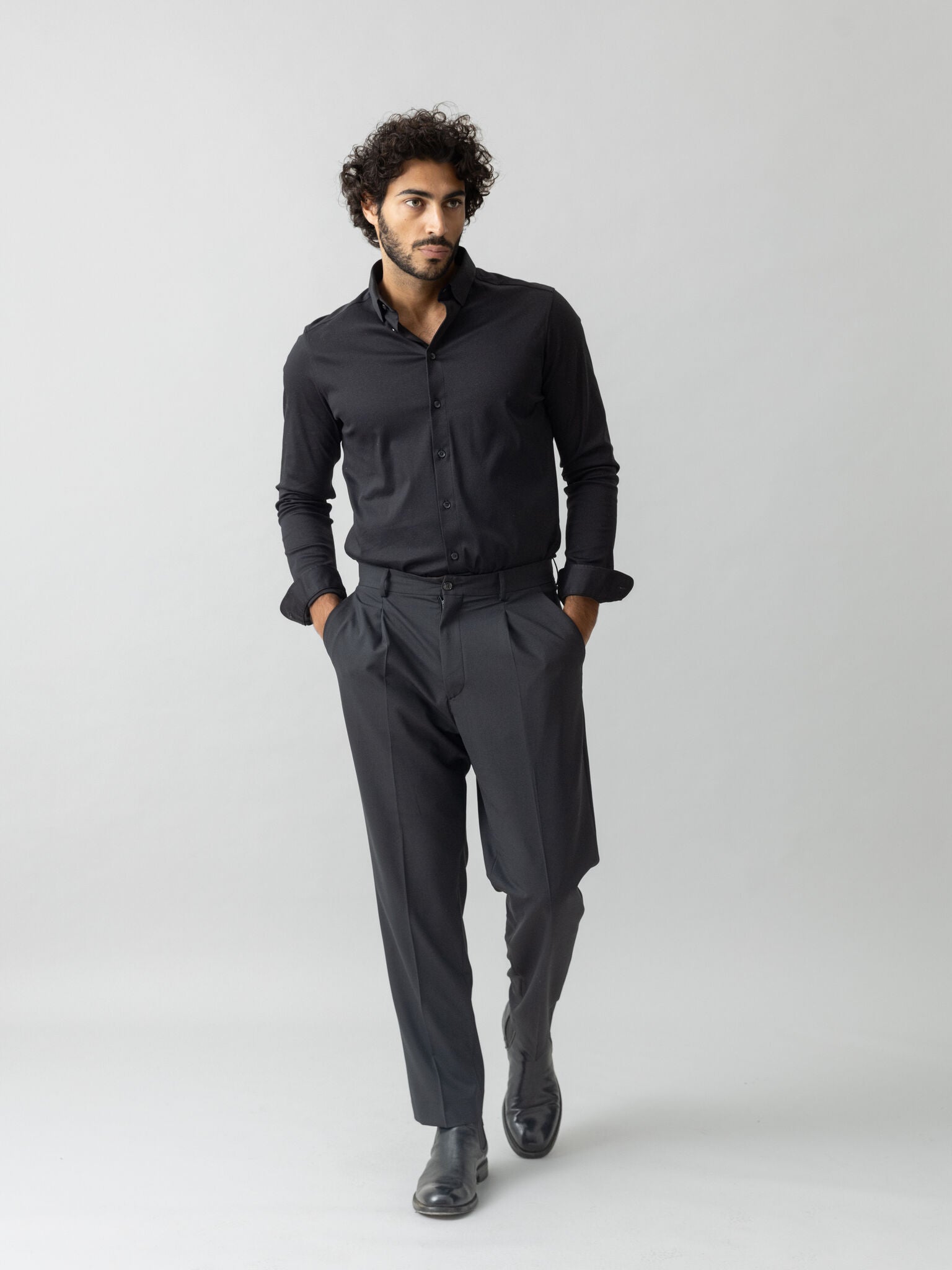 Modelshot / Black / Detail