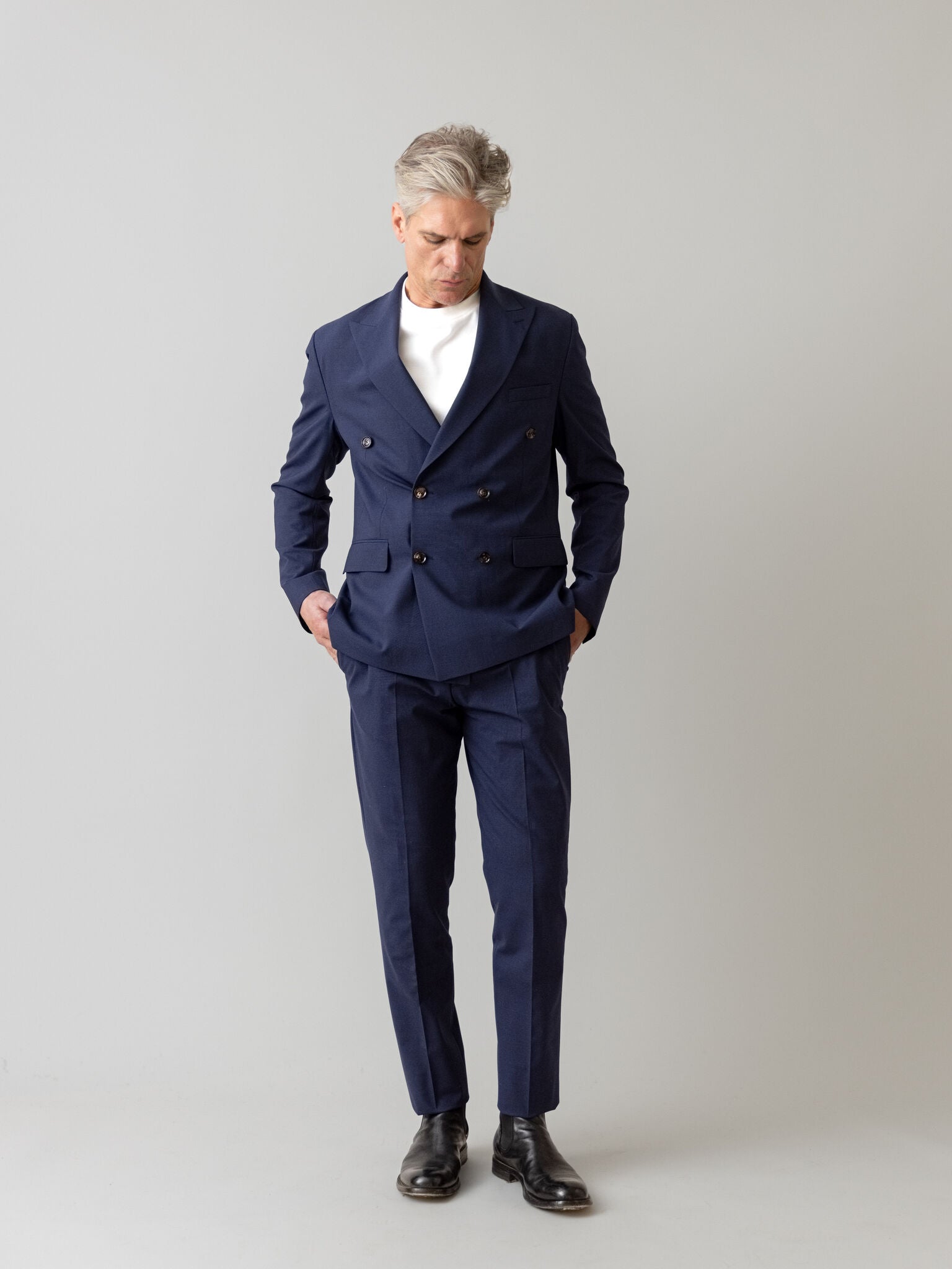 Modelshot / Navy / Detail