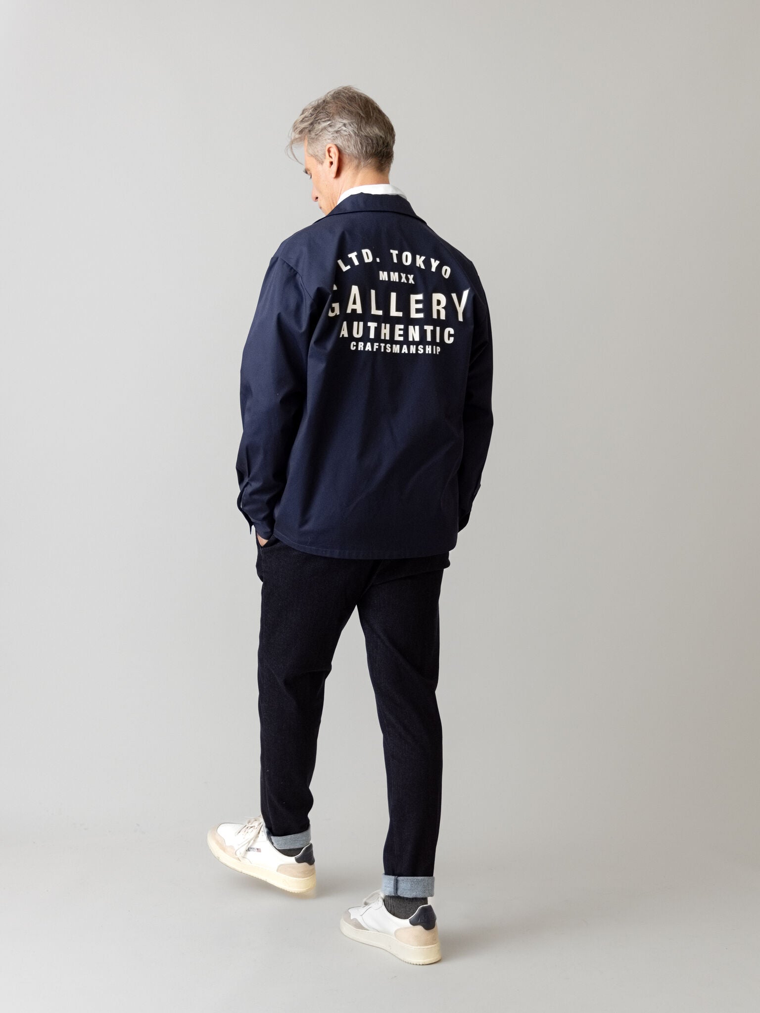 Modelshot / Dark Blue Denim / Detail