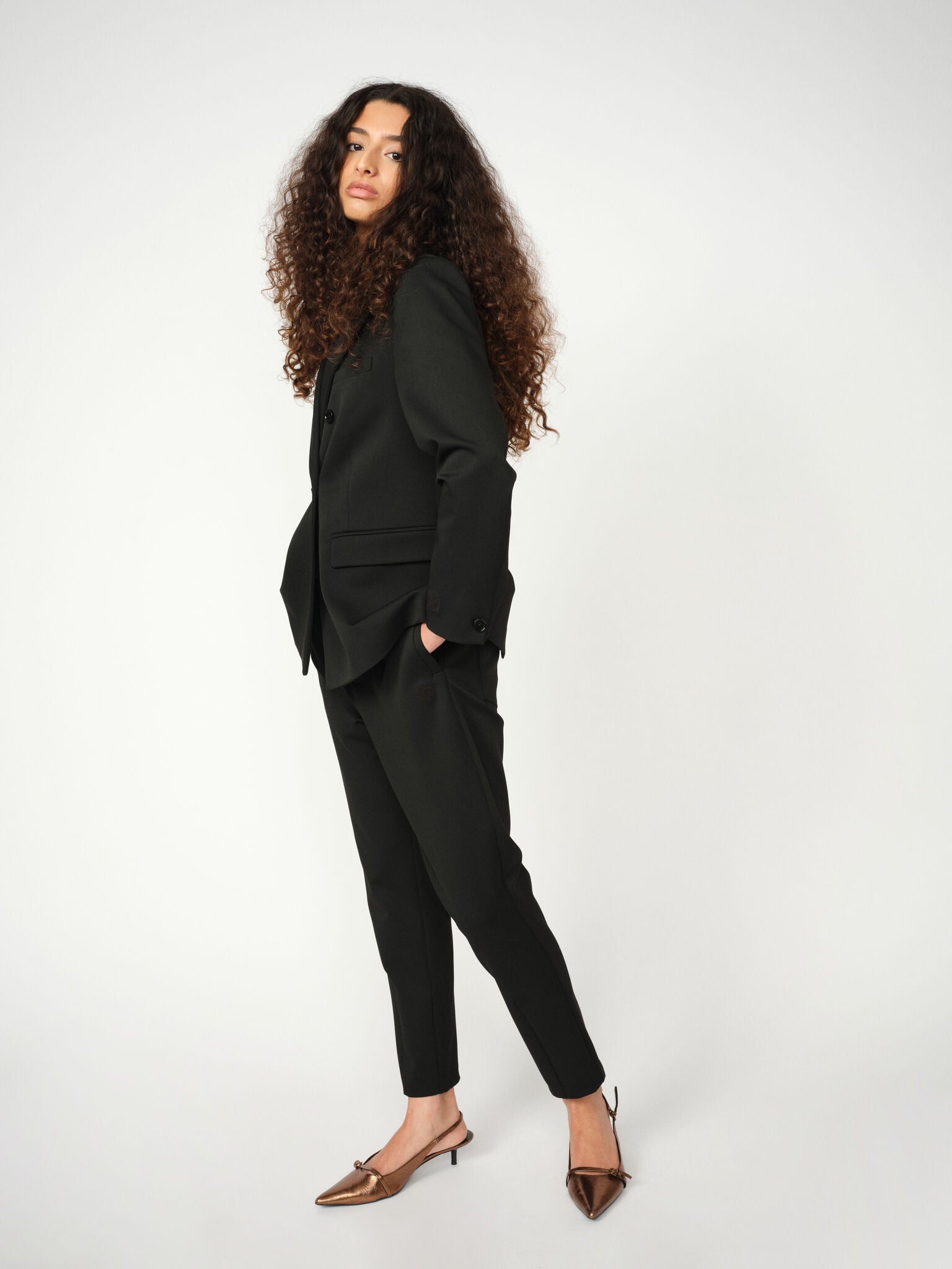 Modelshot / Black / Detail