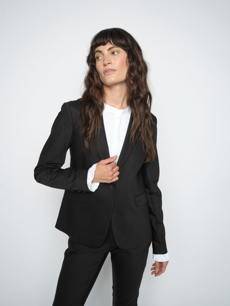 Modelshot / Black / Detail