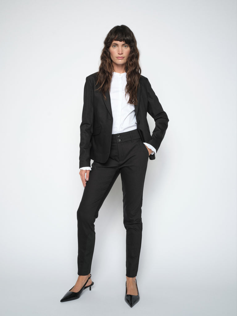 Modelshot / Black / Detail