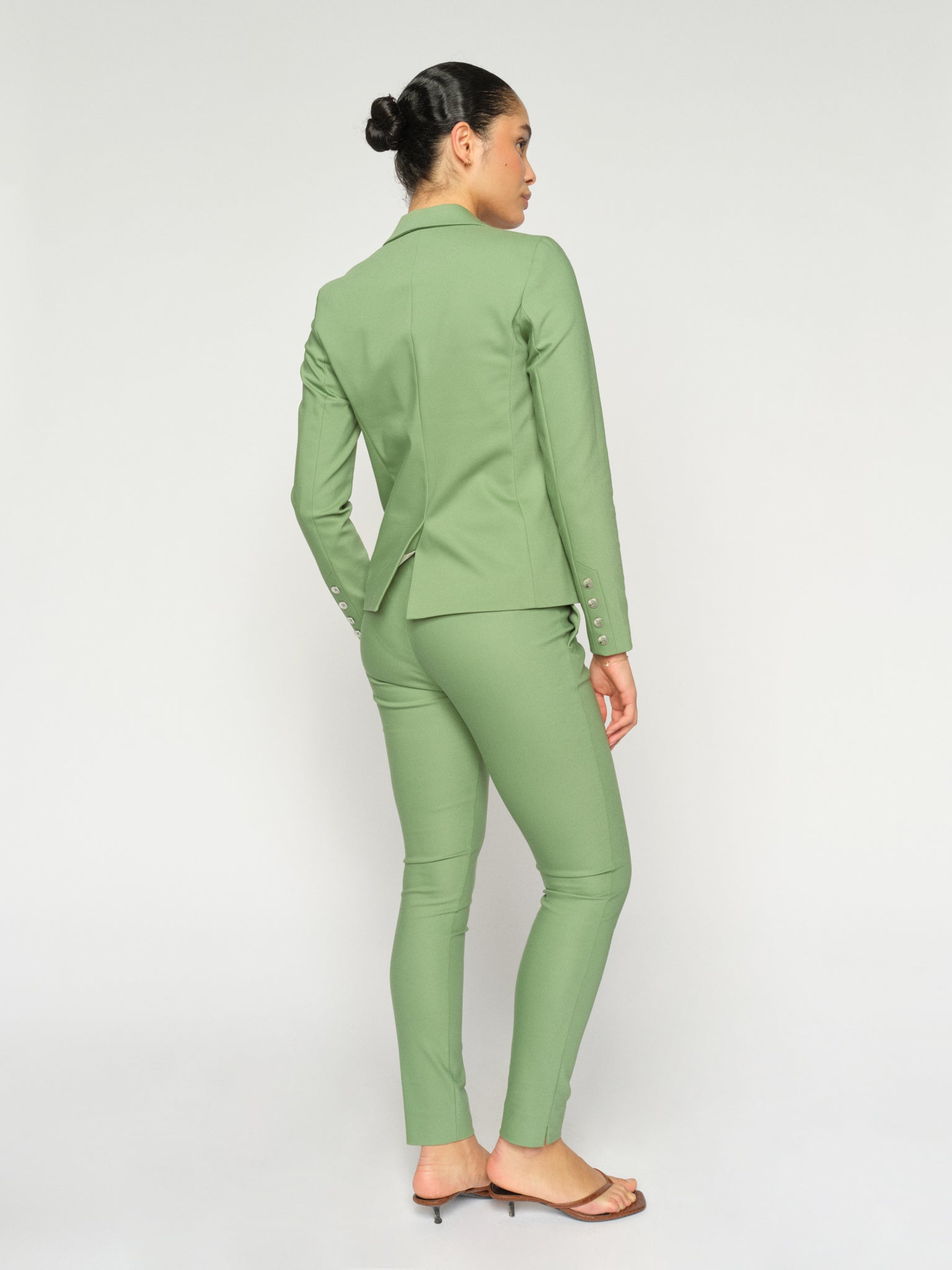 Modelshot / Turf Green / Detail