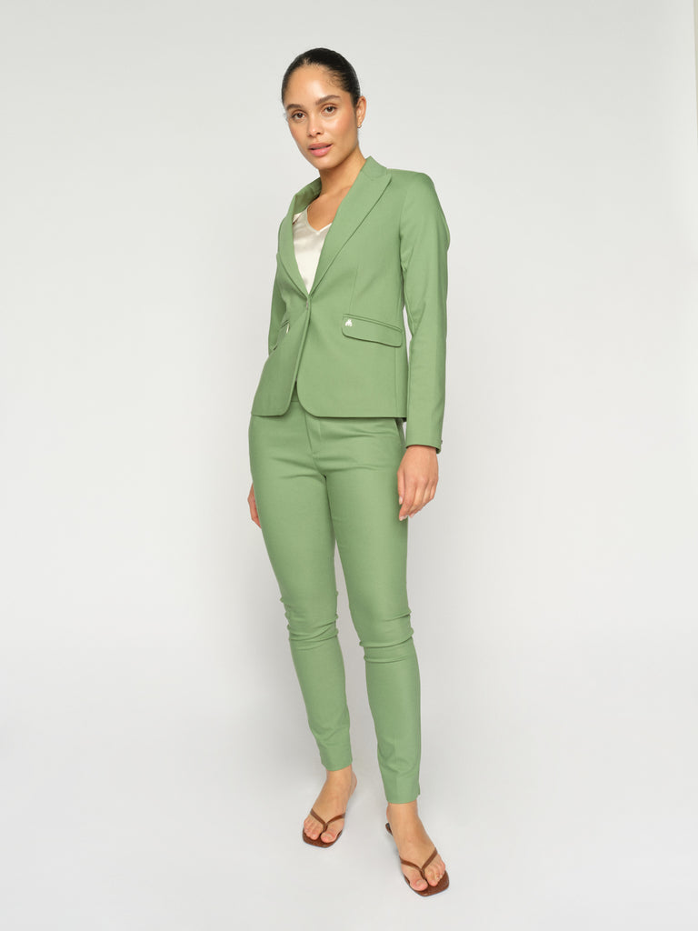 Modelshot / Turf Green / Detail