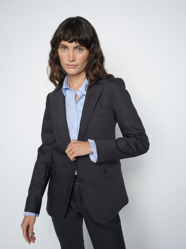 Modelshot / Navy / Detail