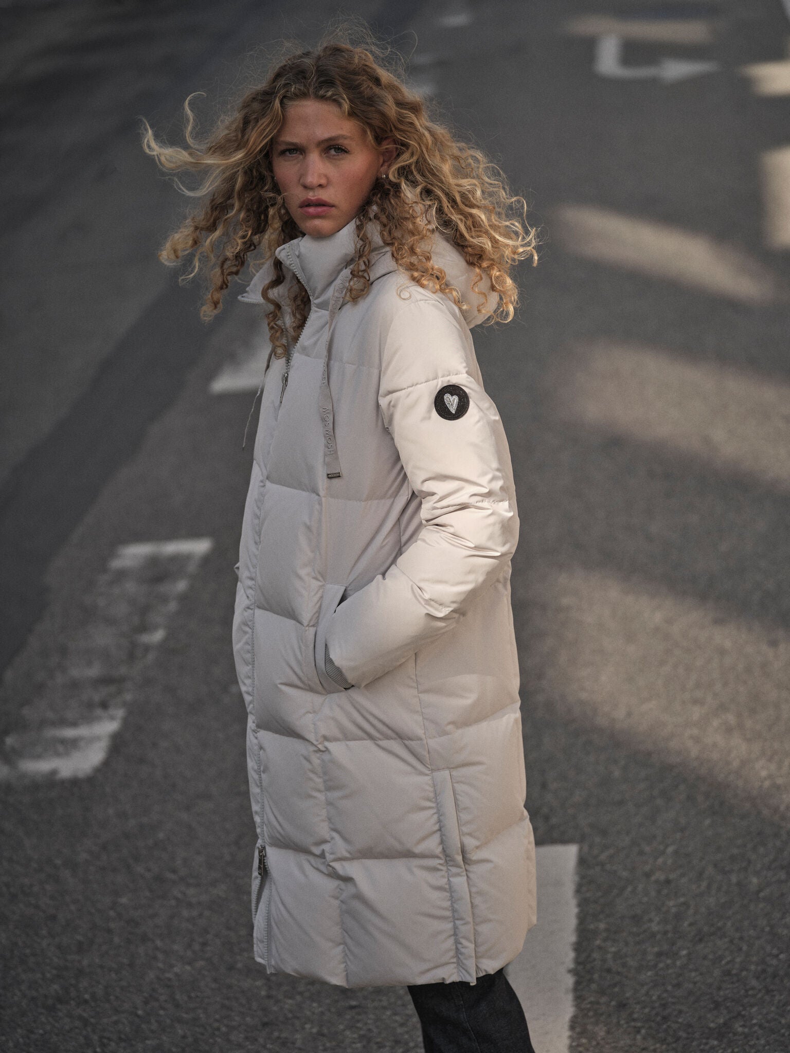 Modelshot / Glacier Gray / Detail