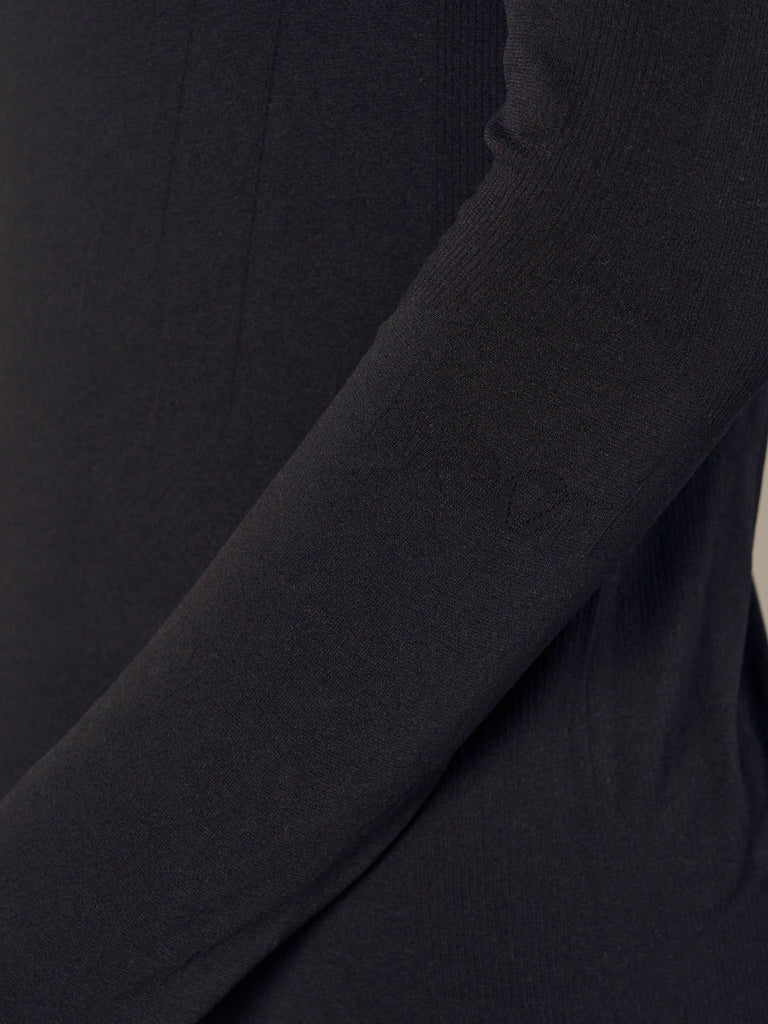 Modelshot / Black / Detail