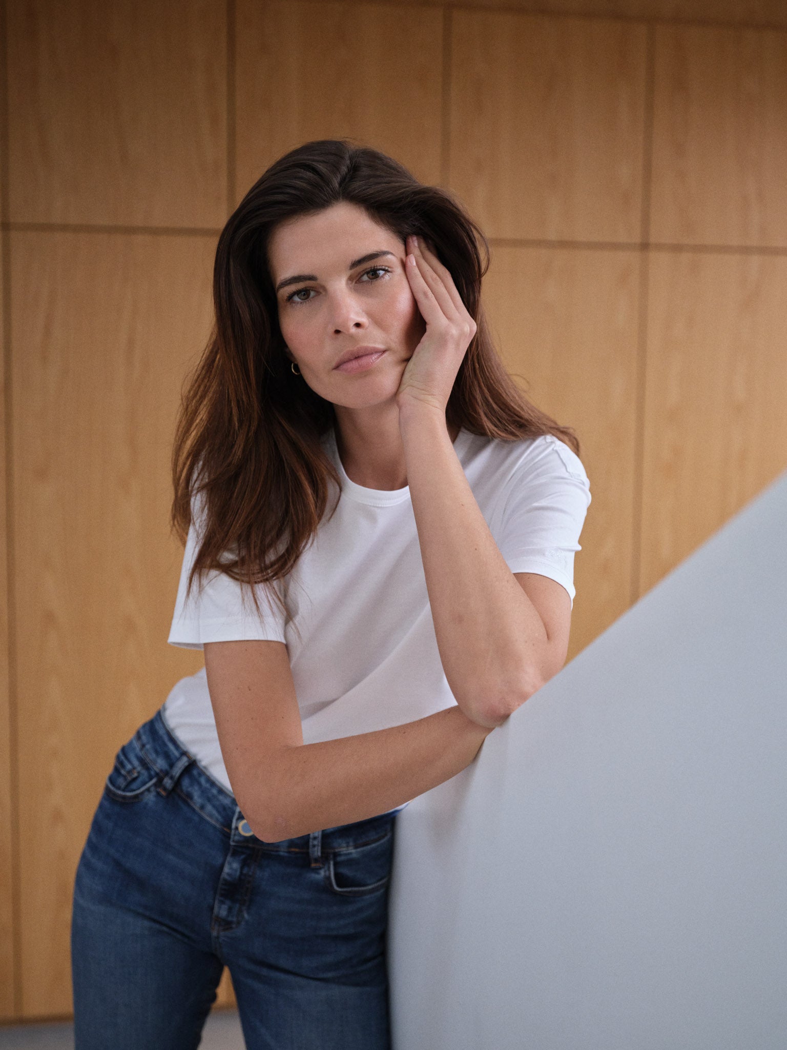 Modelshot / White / Detail