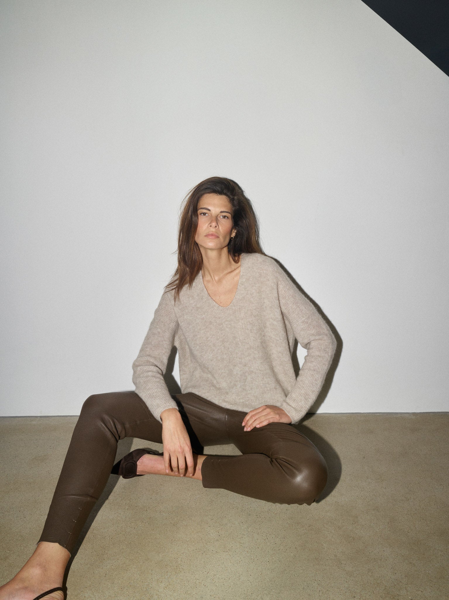 Modelshot / Feather Gray / Detail