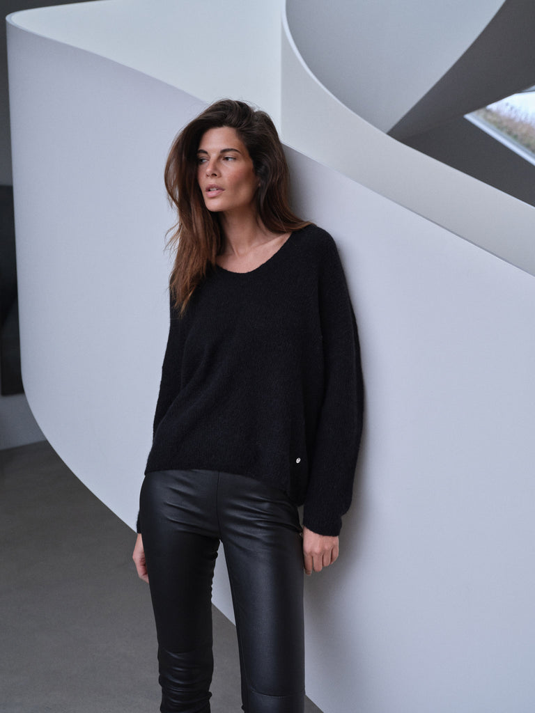 Modelshot / Black / Detail