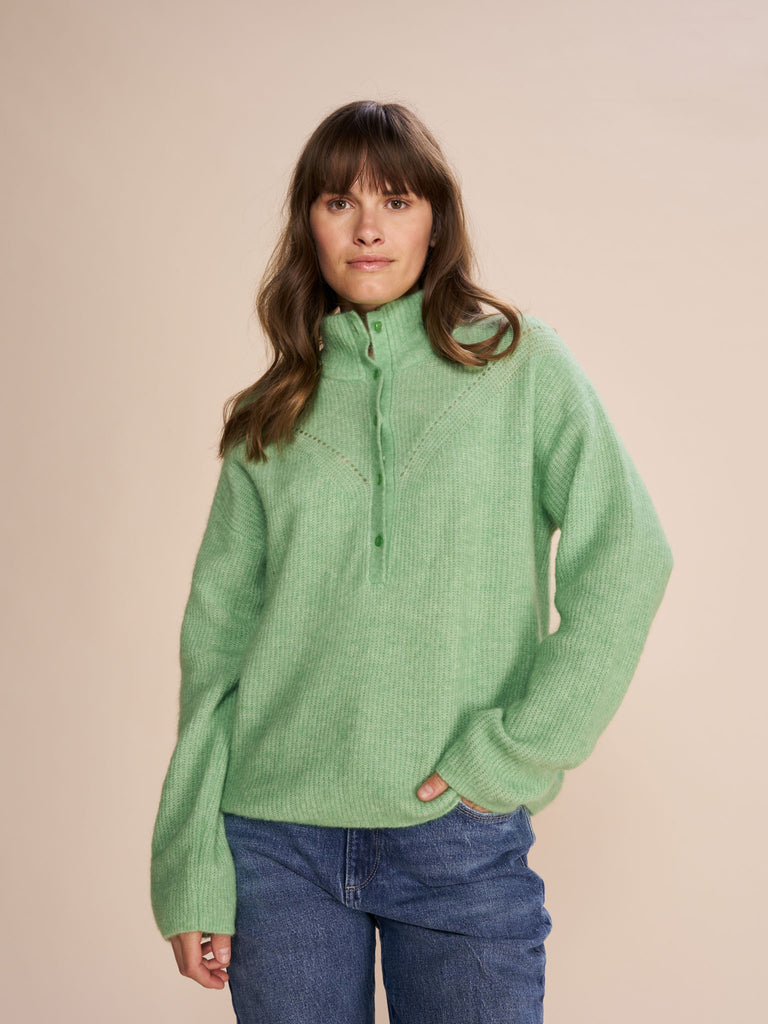 Modelshot / Zephyr Green / Detail