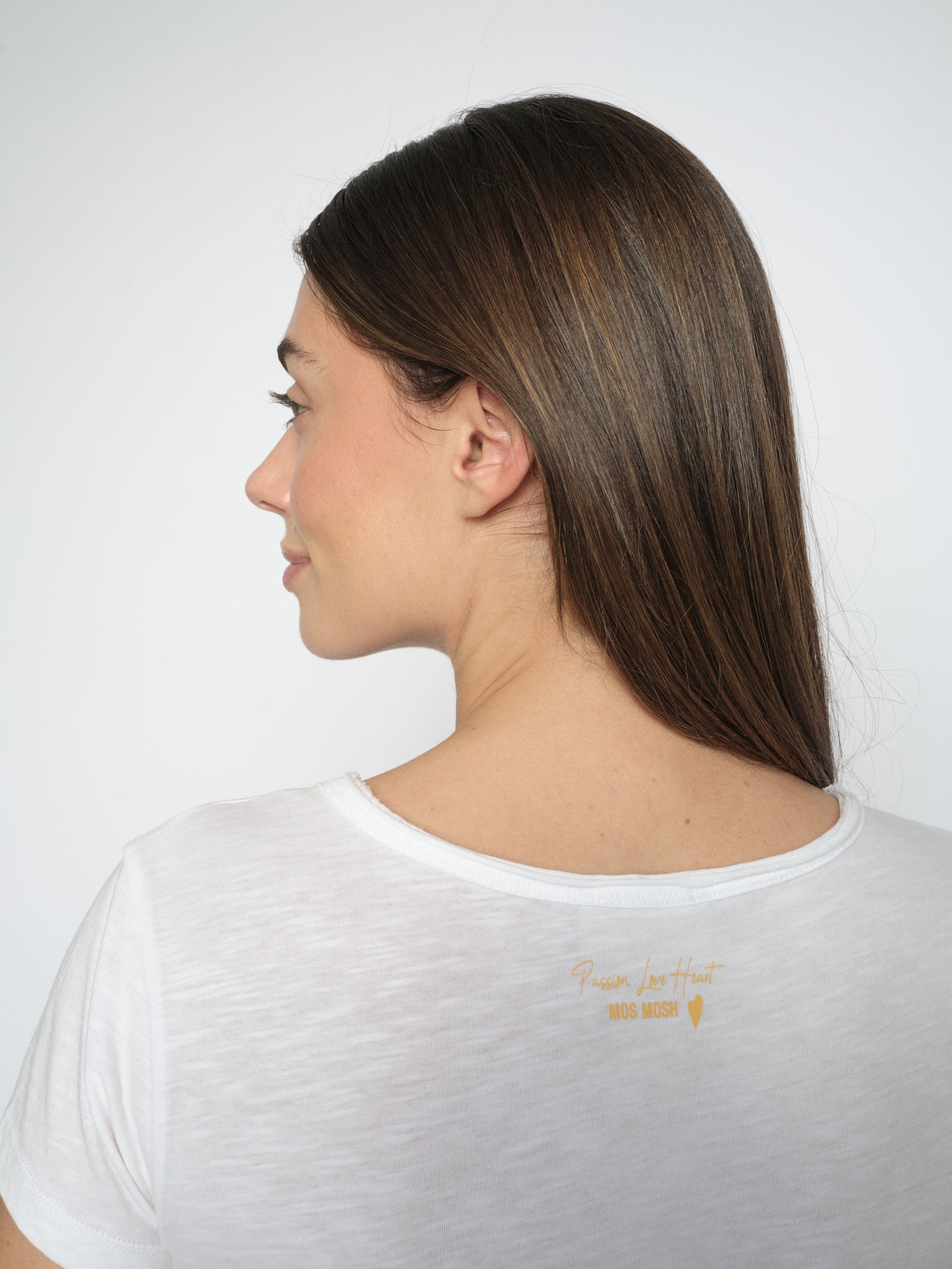 Modelshot / White / Detail