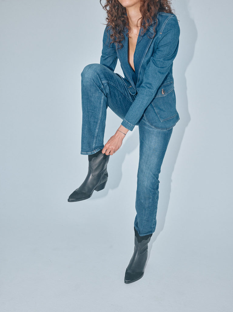 Modelshot / Blue / Detail