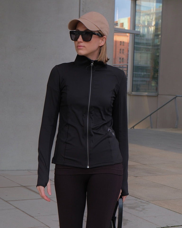 Modelshot / Black / Detail