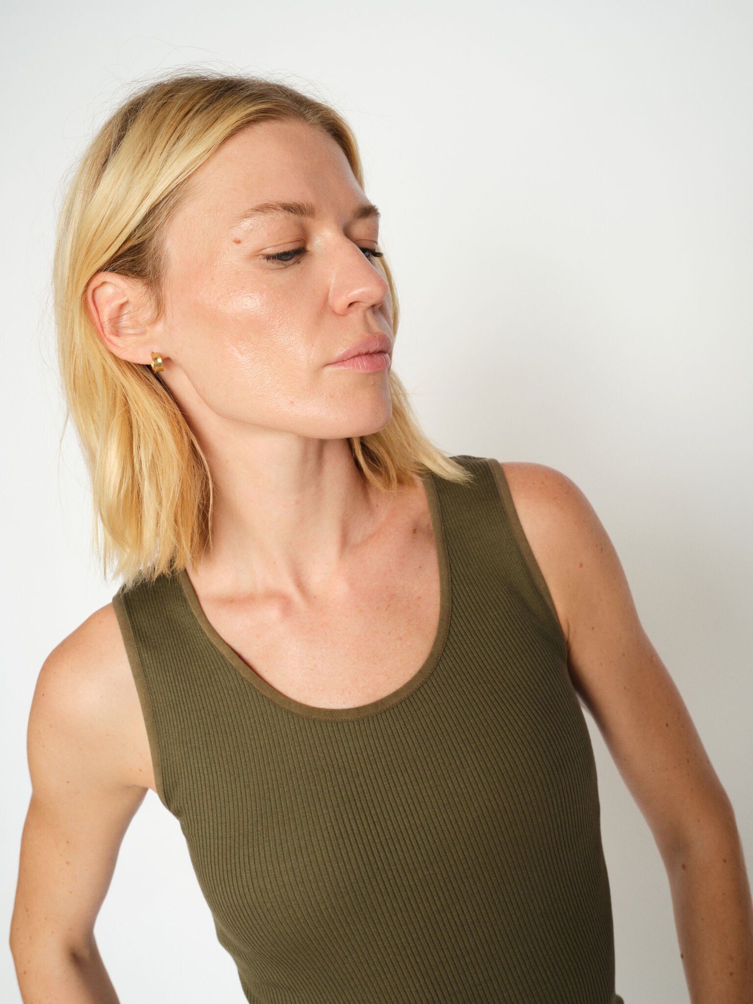 Modelshot / Olive Night / Detail