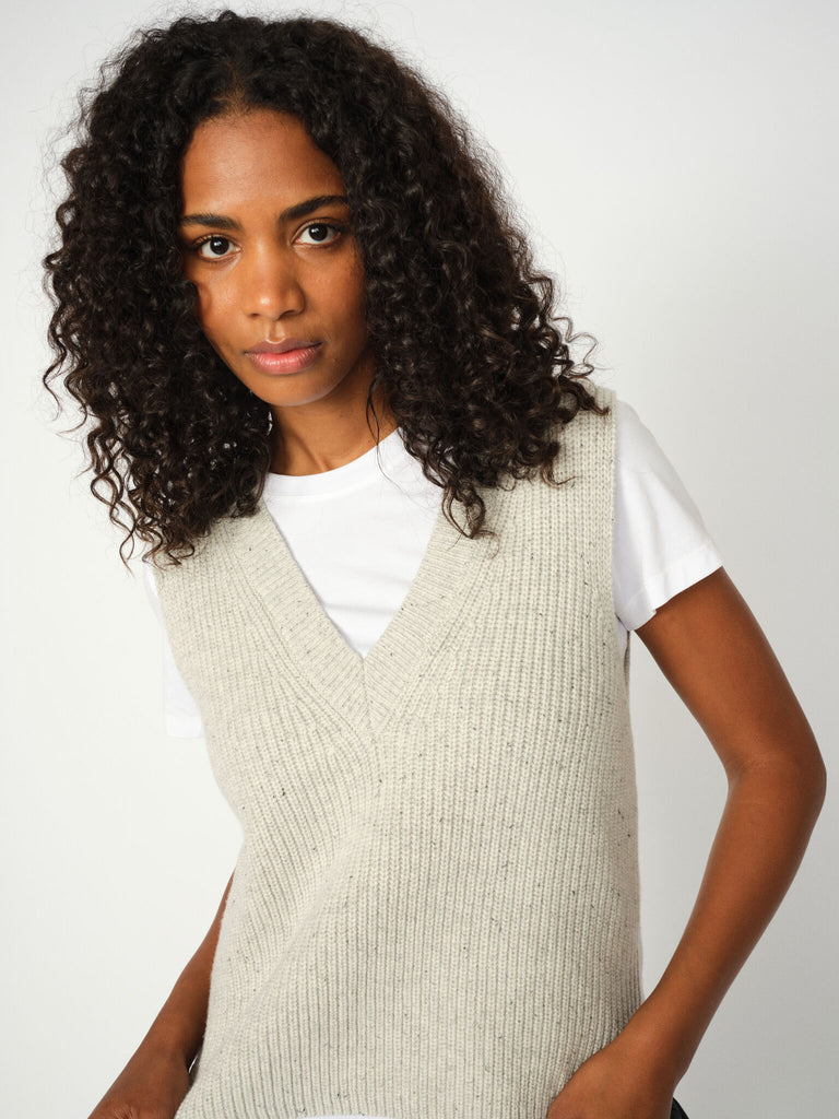 Shop MMAlmine Thora Knit Vest with free shipping from Mos Mosh