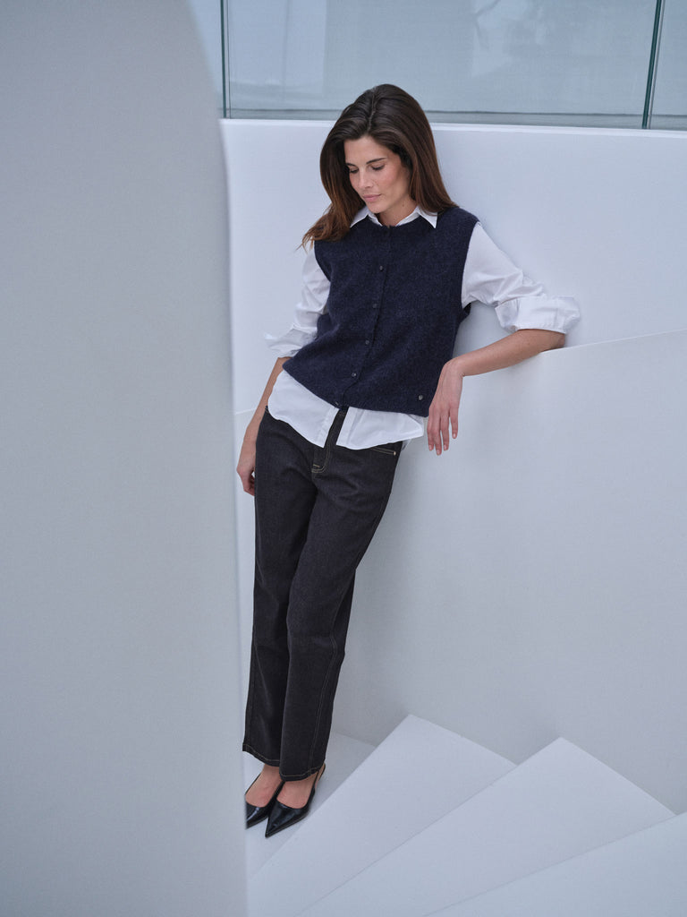 Modelshot / Dark Blue / Detail