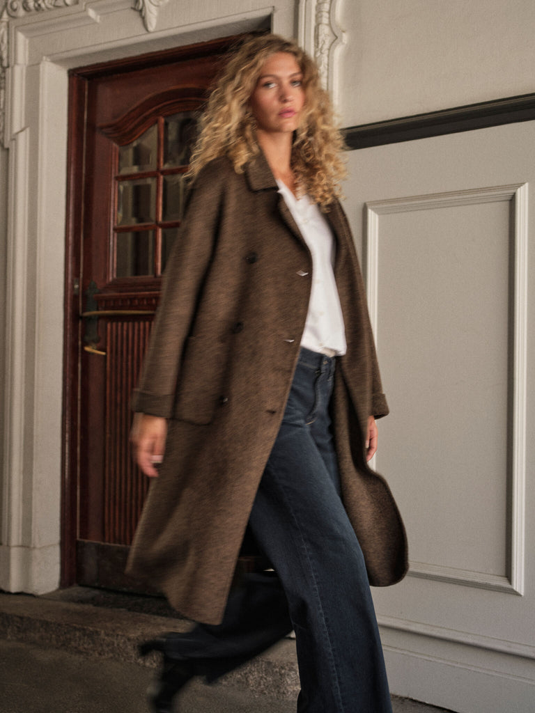 Modelshot / Slate Black / Detail