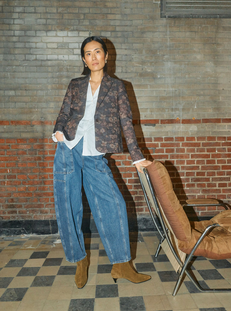 Modelshot / Dark Blue / Detail