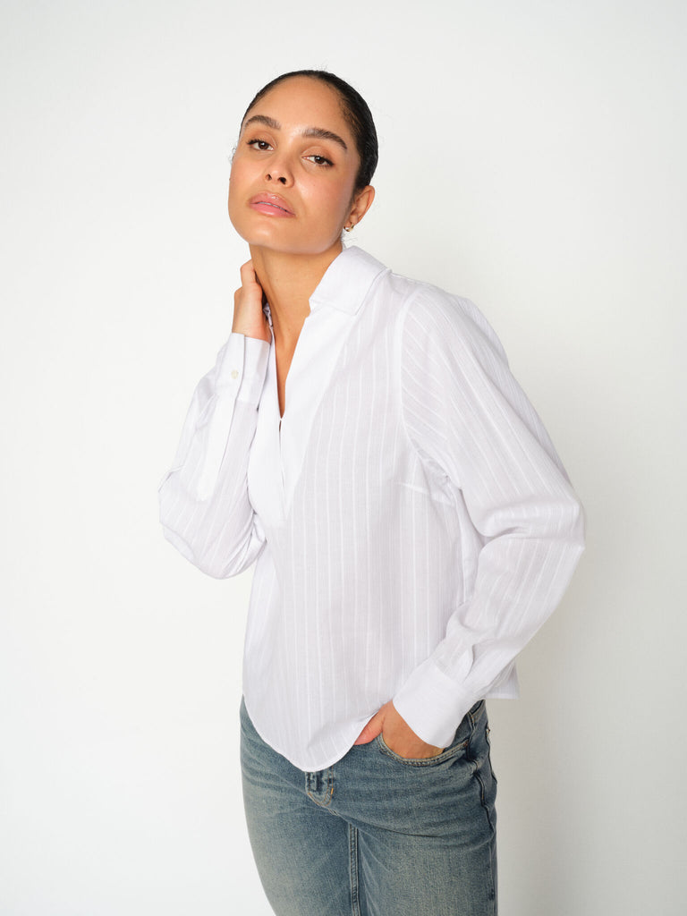 Modelshot / White / Detail