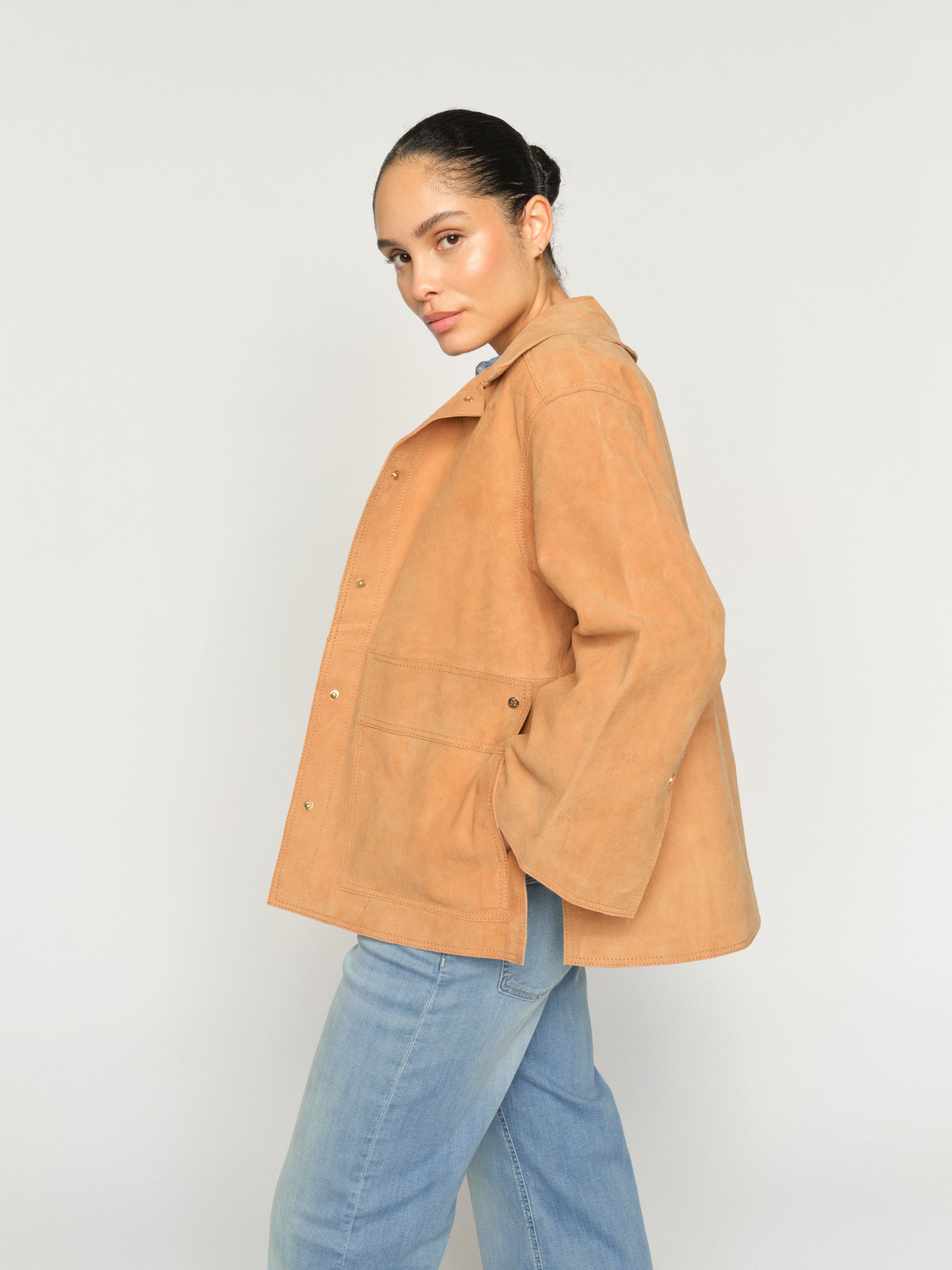 Modelshot / Tan / Detail