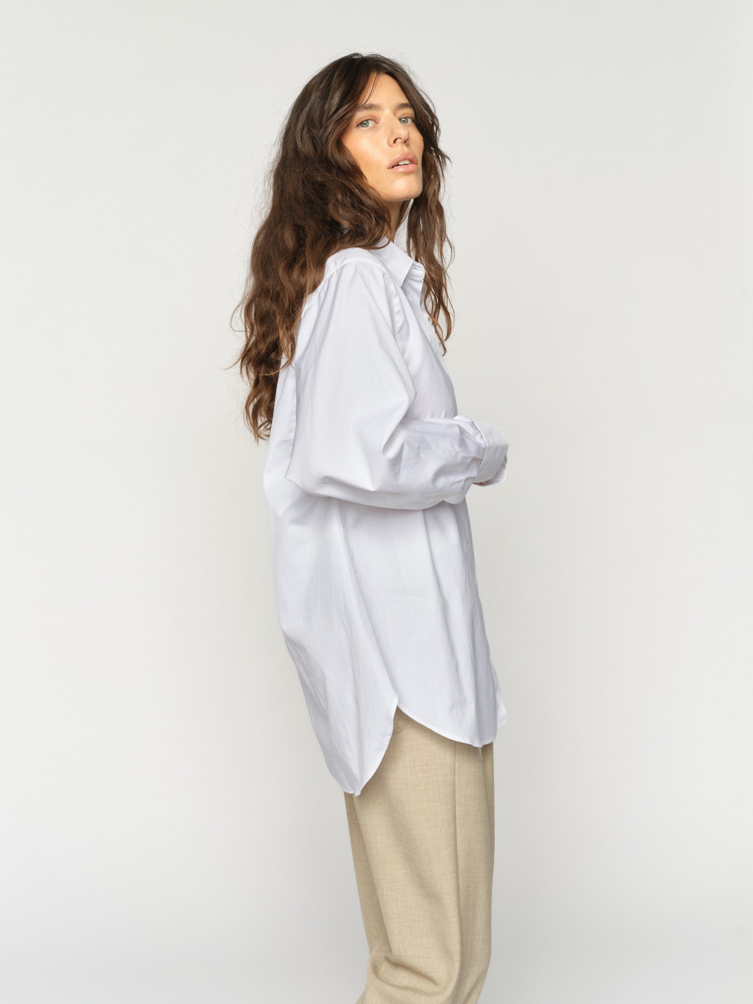 Modelshot / White / Detail