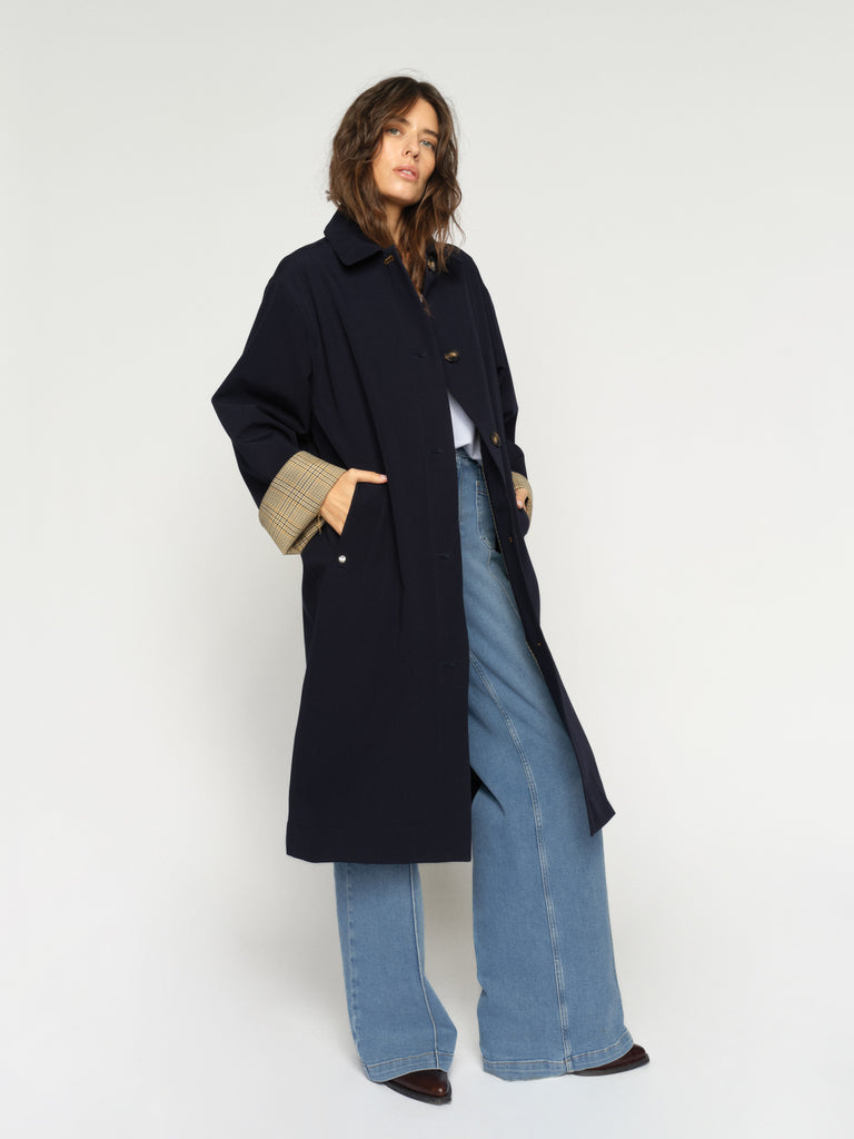 Modelshot / Salute Navy / Detail