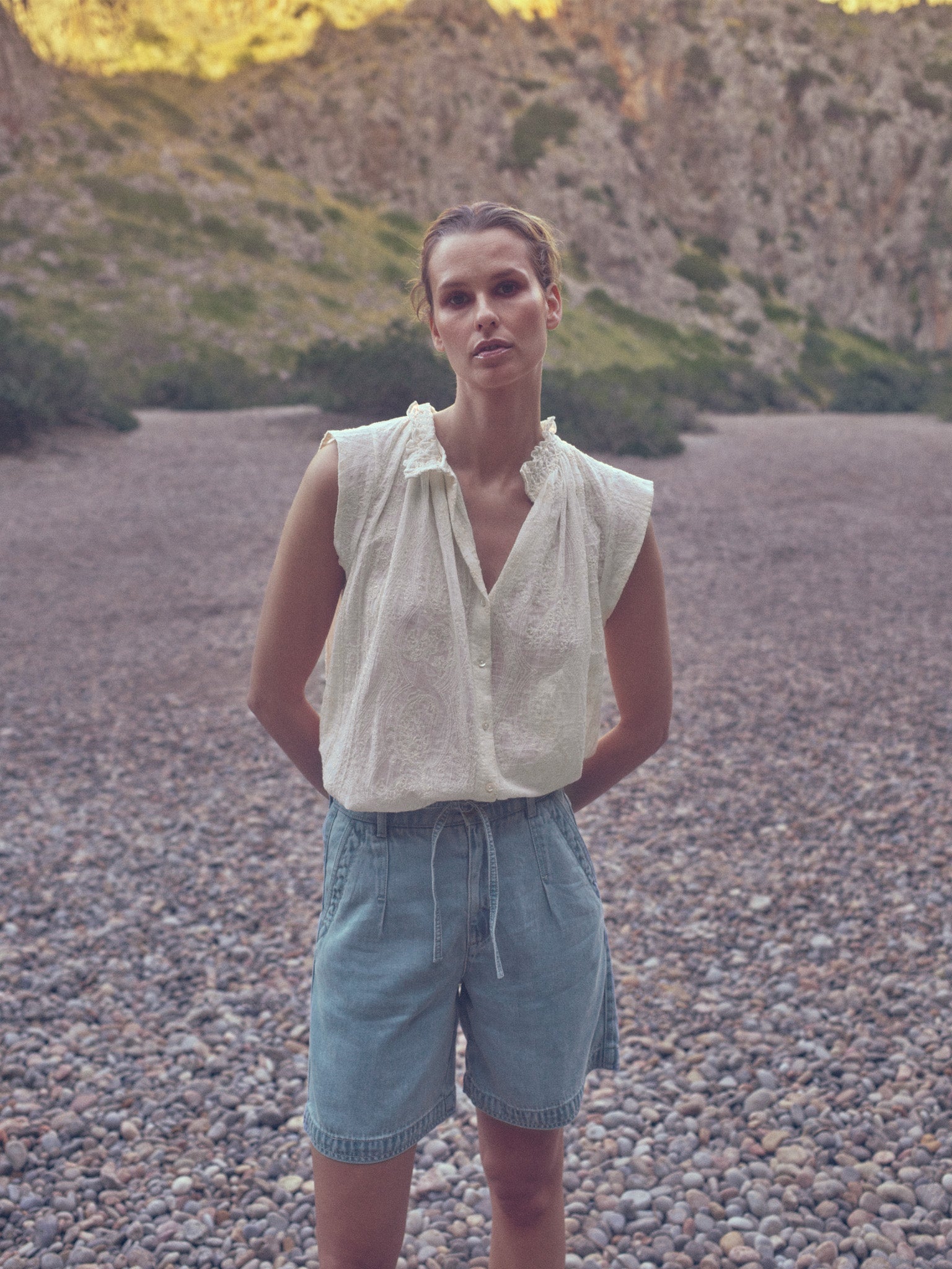 Modelshot / Light Blue / Detail