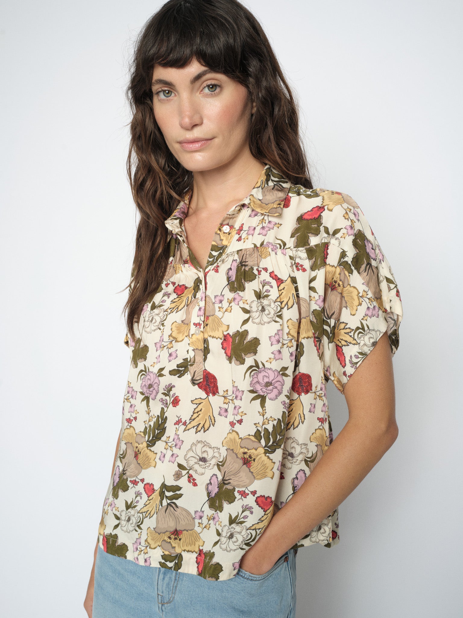 Modelshot / Ecru / Detail