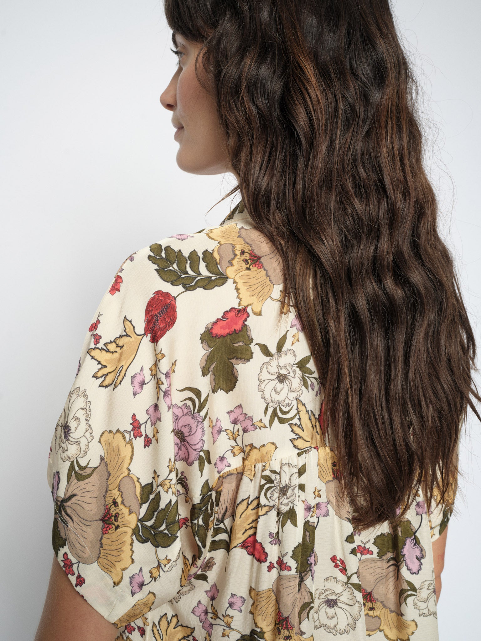 Modelshot / Ecru / Detail