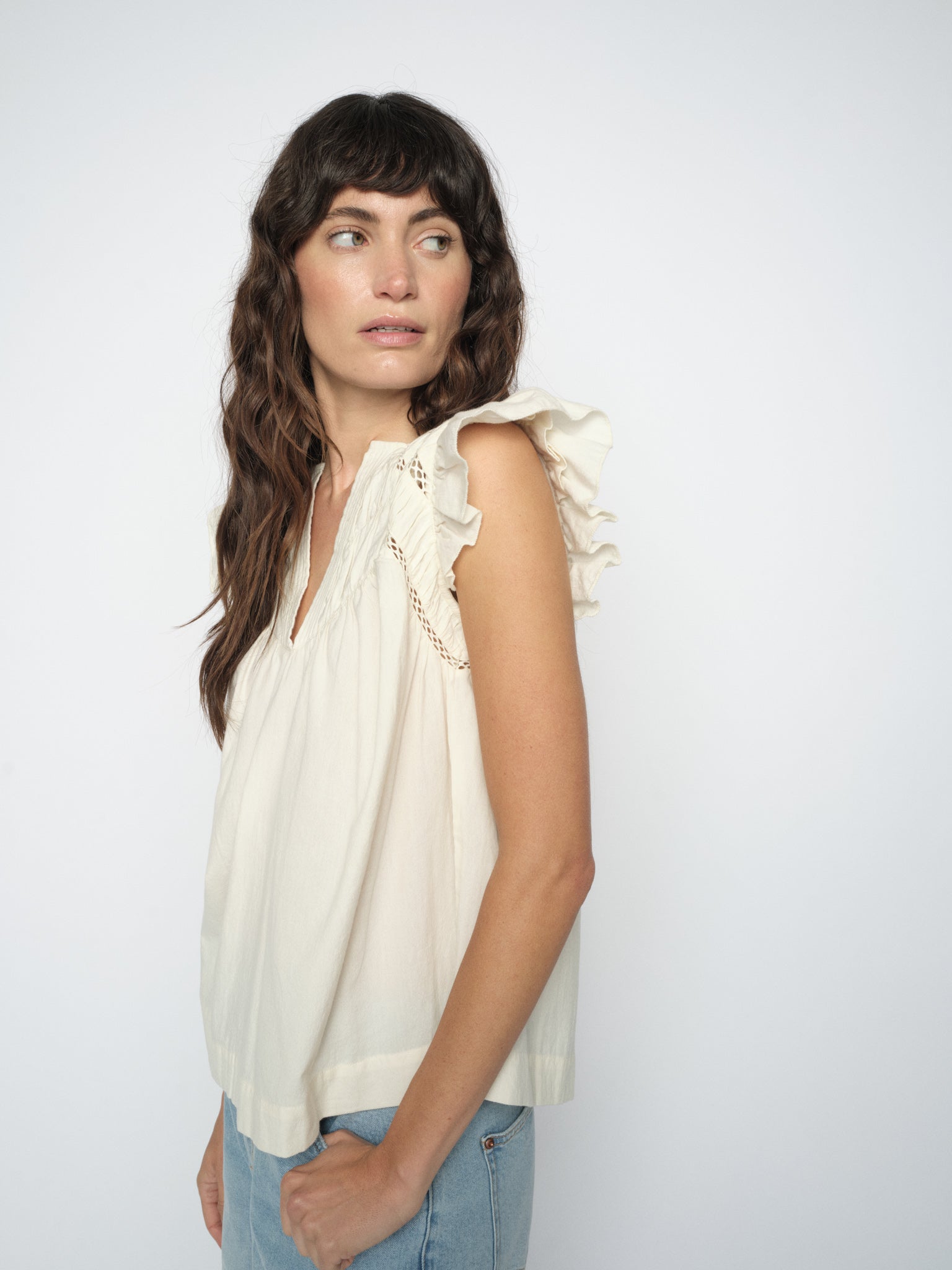 Modelshot / Ecru / Detail