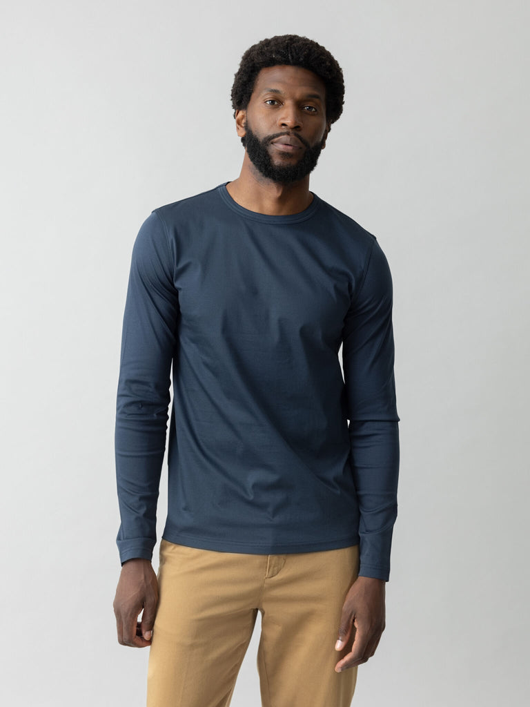 Modelshot / Navy / Detail