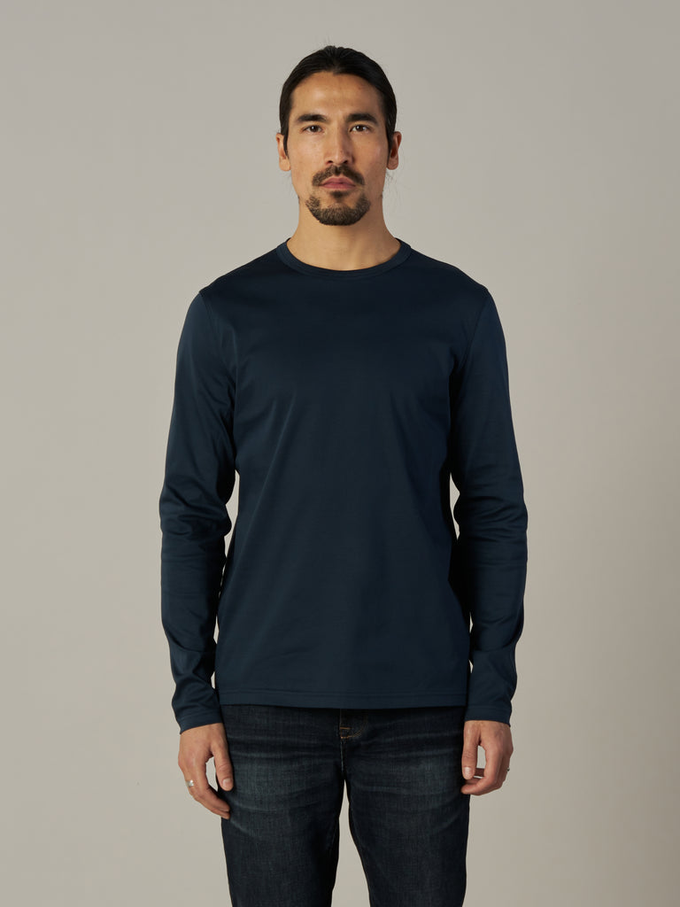 Modelshot / Navy / Detail