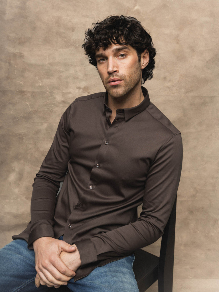 Modelshot / Chocolate Brown / Detail