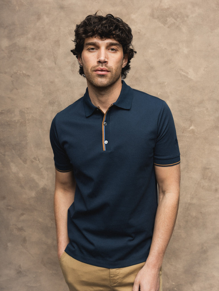 Modelshot / Navy / Detail