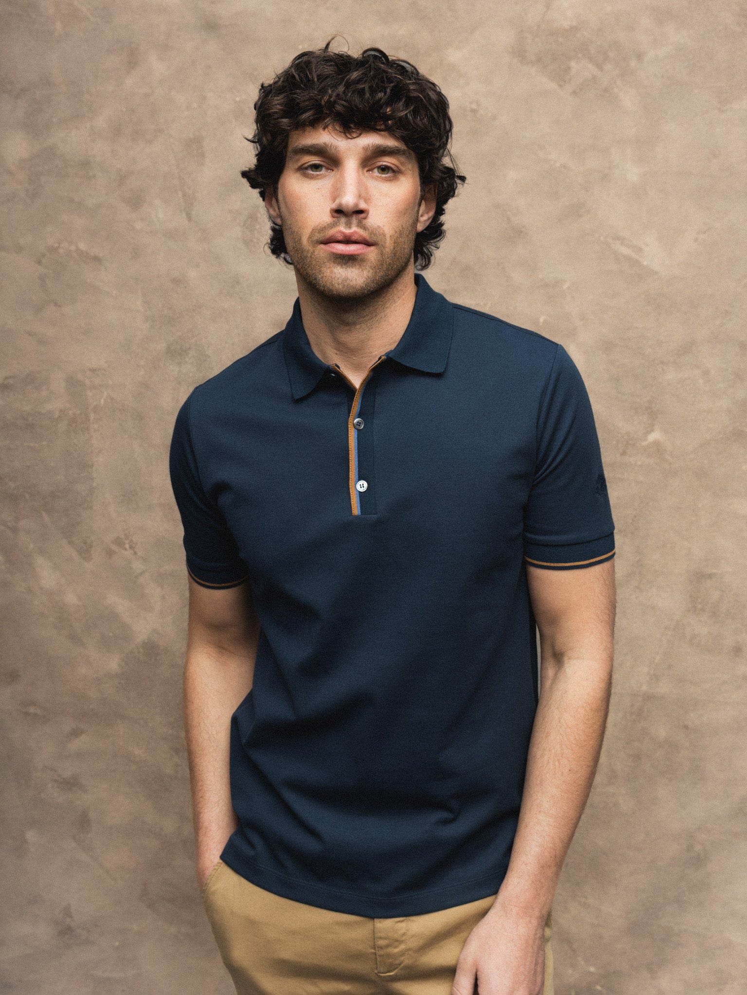 Modelshot / Navy / Detail